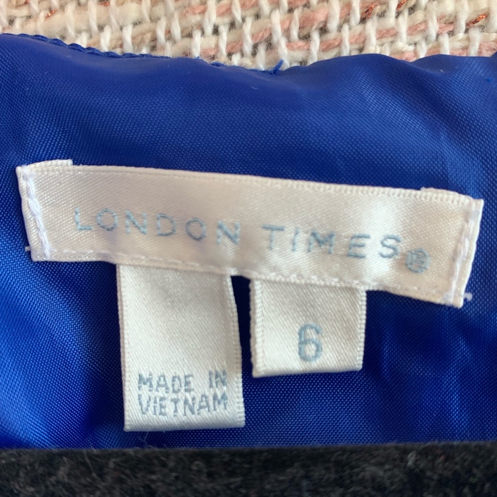 [London Times] Midi Ruched Shift Dress - Picture 4 of 7
